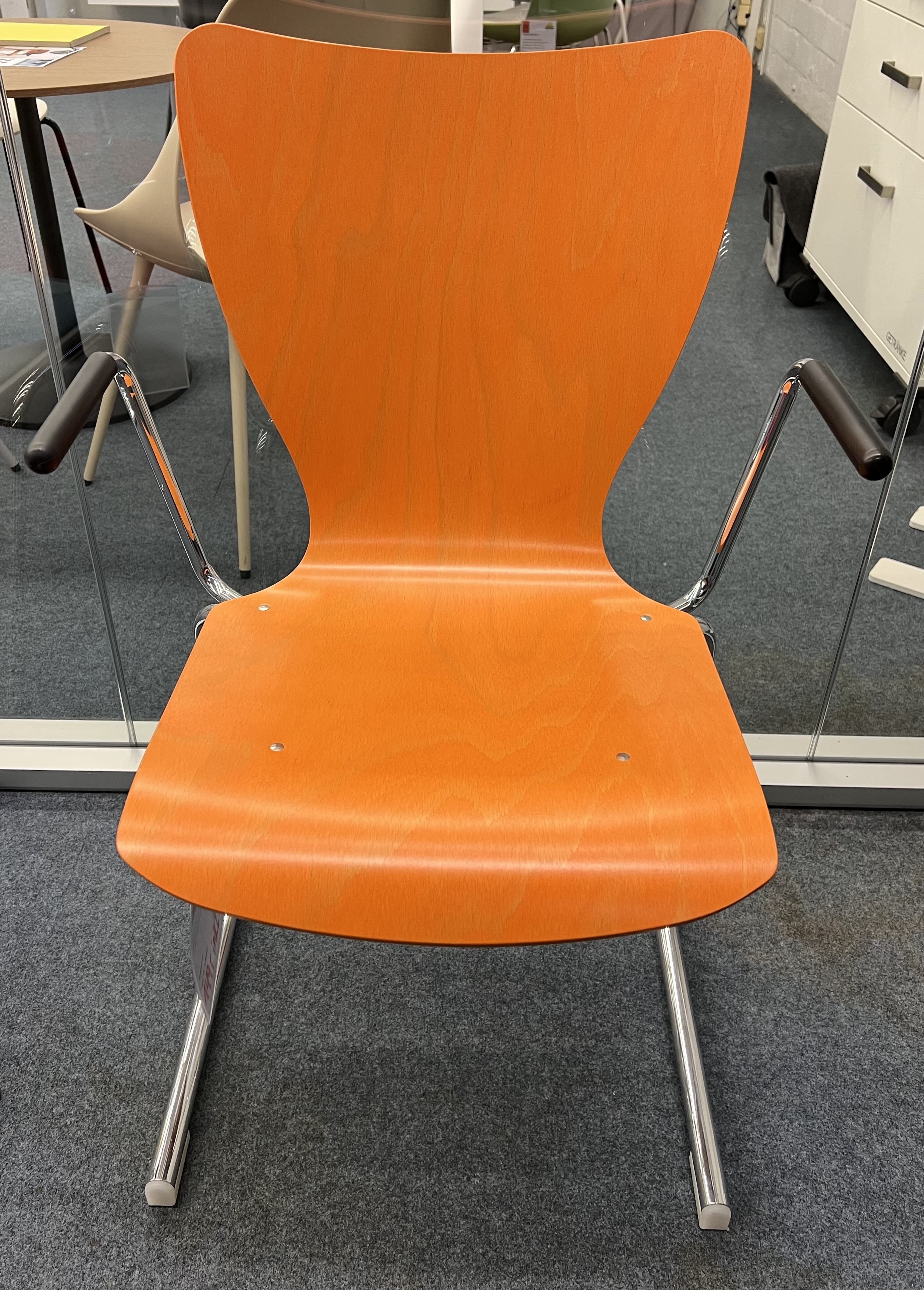 HOLZSCHALENSTUHL ORANGE