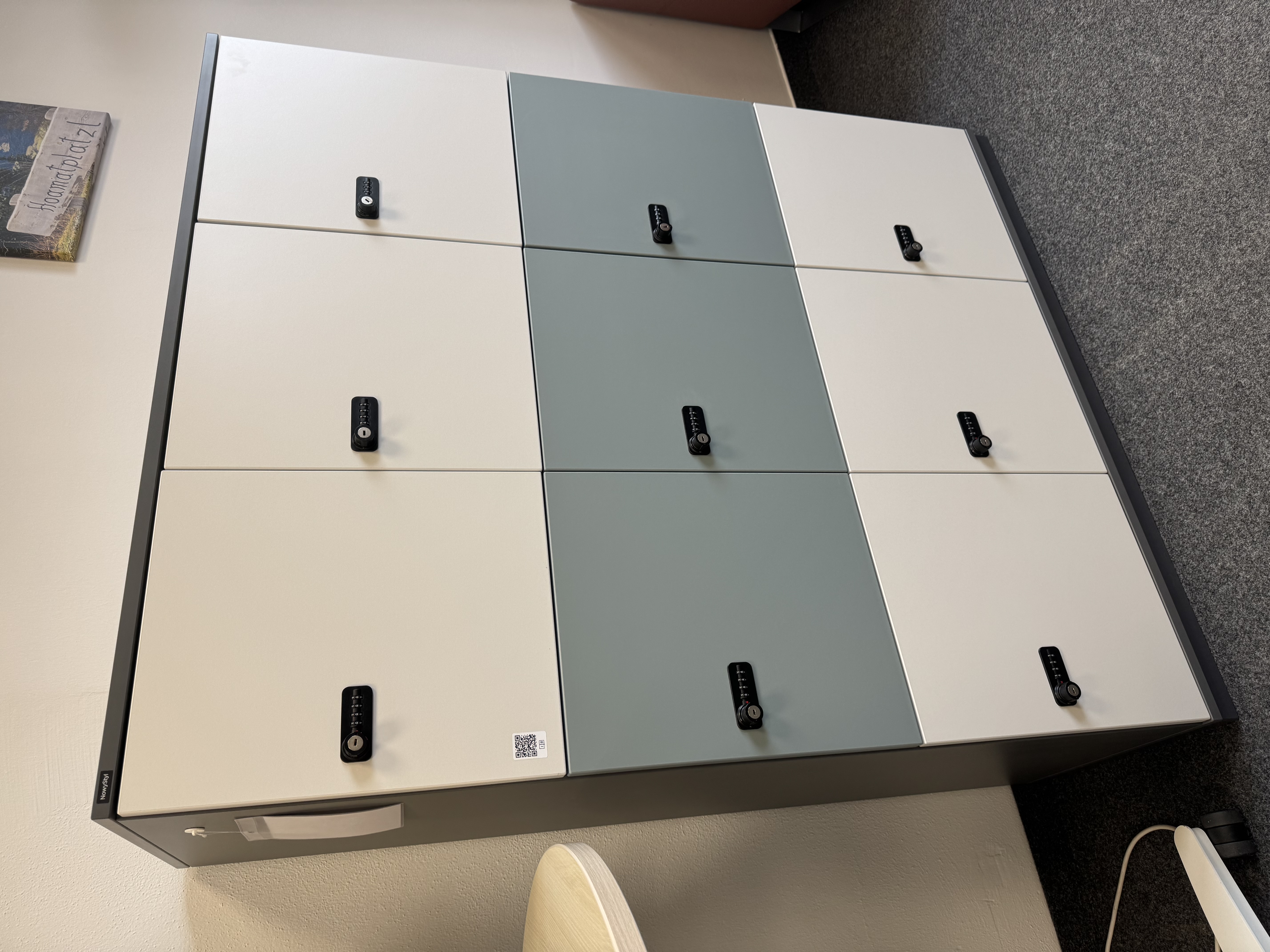 Spindschrank PUZZLE 9 Fächer graphit-weiß