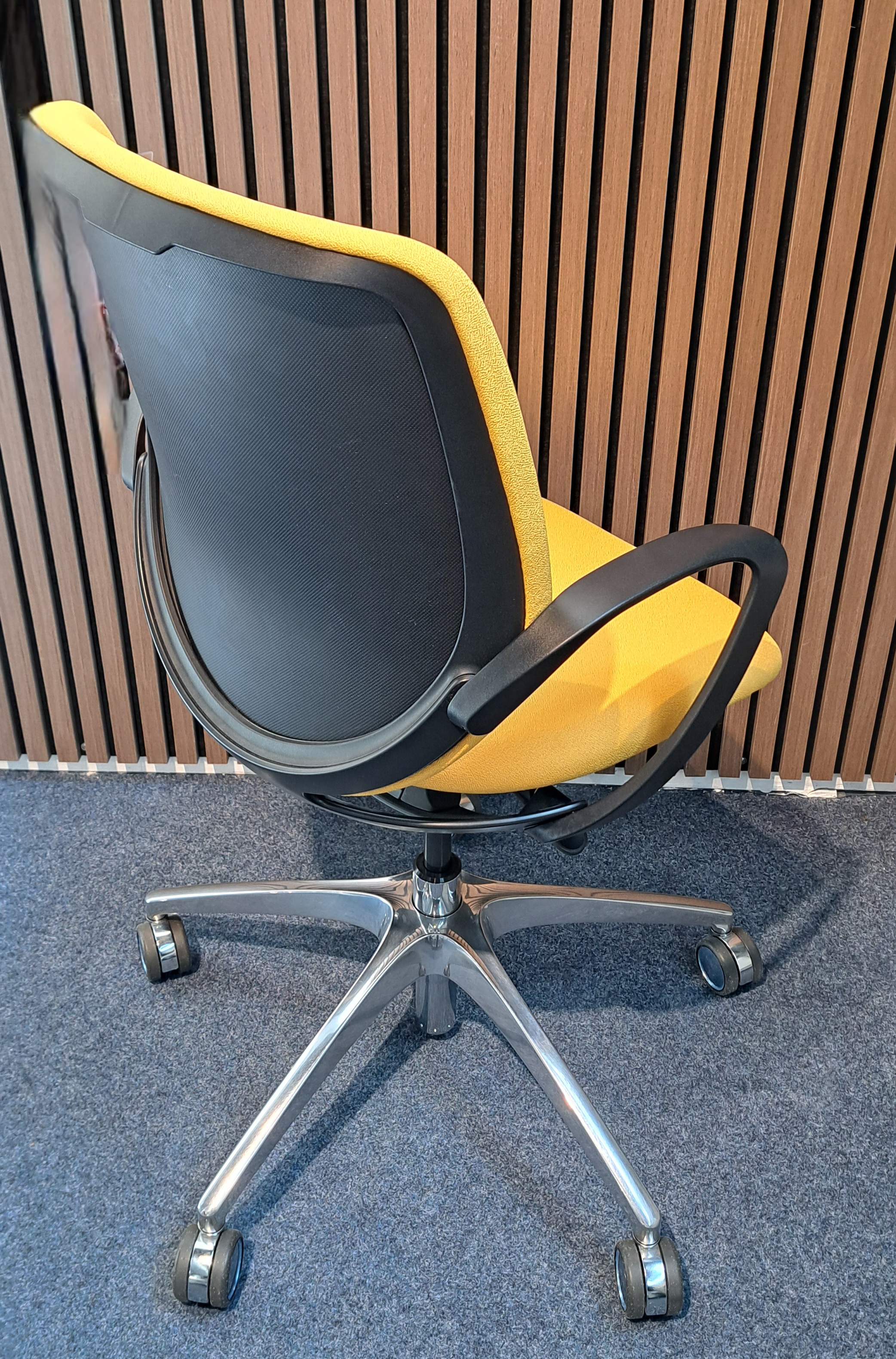 Drehstuhl Giro 313